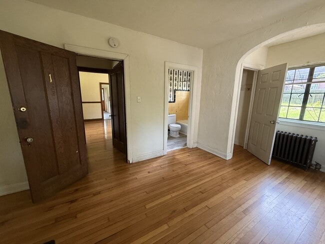Building Photo - 3-bedroom, 2-bath student house
