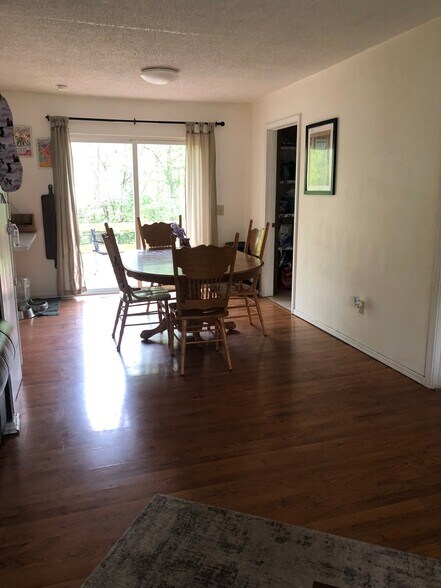 Building Photo - 403 Betty Jean Ave