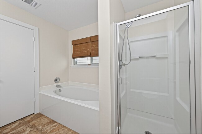 Building Photo - 21090 Alden's Oak
