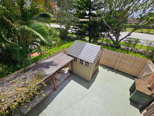 Building Photo - 6163 Seven Springs Blvd