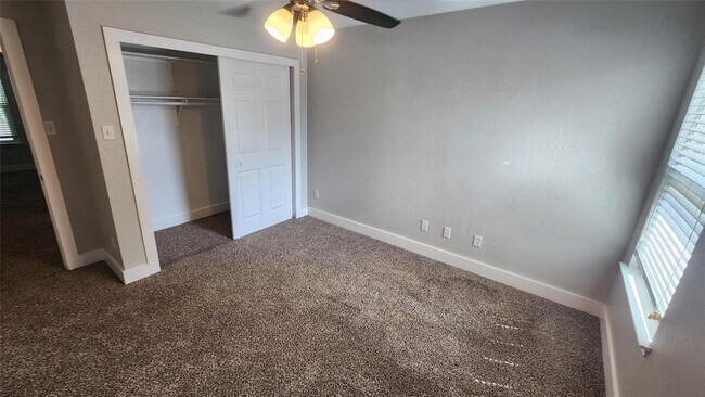 Building Photo - 8404 Tetbury Cove