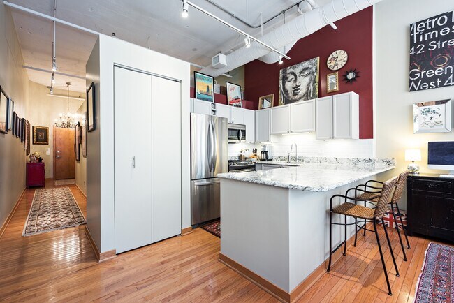 Building Photo - 333 W Hubbard St