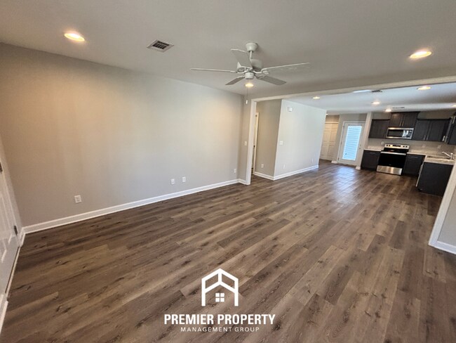 Building Photo - Spacious 4BR Home Near Tuscaloosa w/ 2-Car Garage, Covered Patio & Fenced Yard