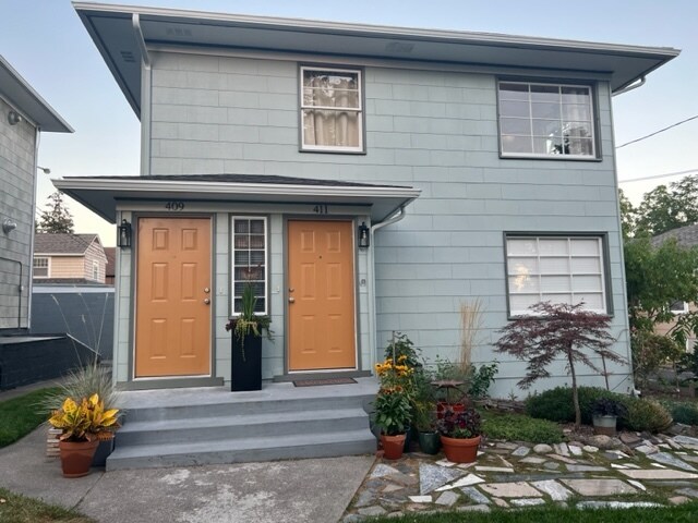 Building Photo - 411 S Coeur Dalene St