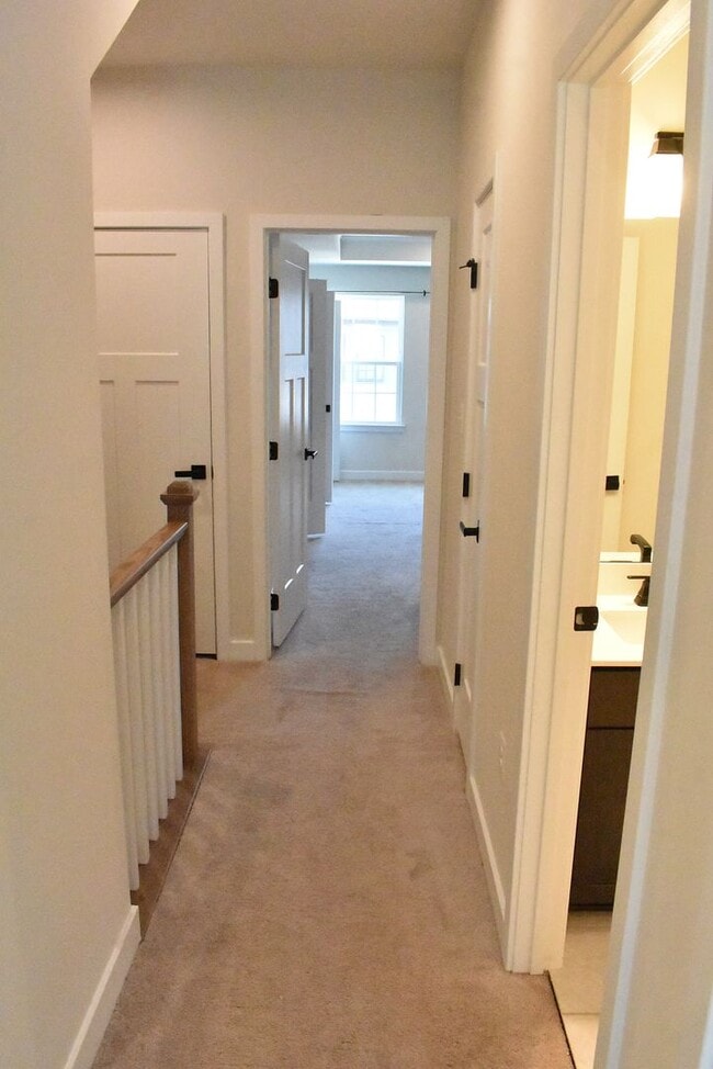 Building Photo - Fantastic Fredericksburg Townhome!