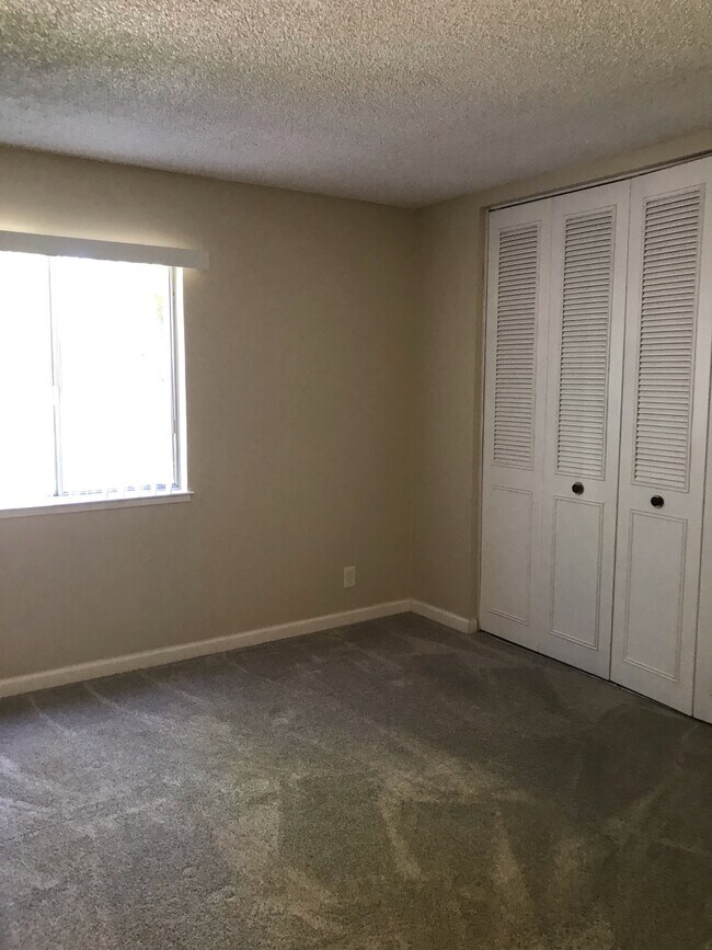 Building Photo - 3024 Hurley Way