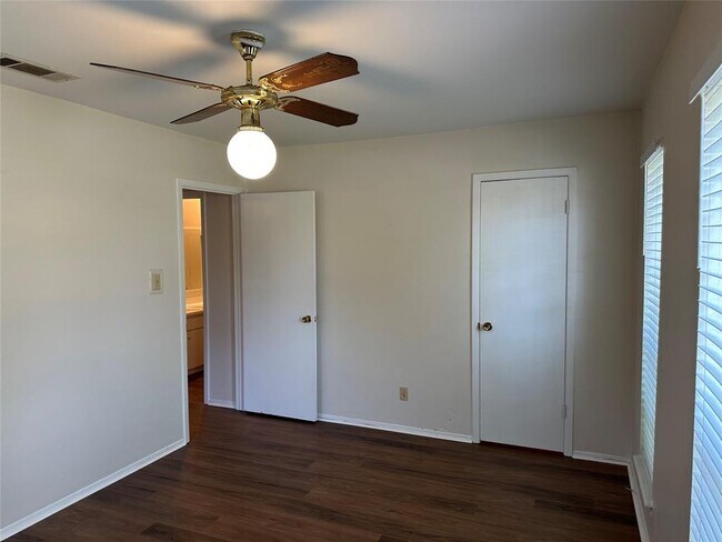 Building Photo - 5504 Chadwyck Dr