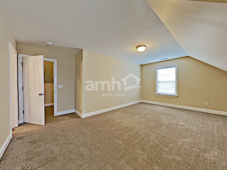 Building Photo - 636 Osborne Ln