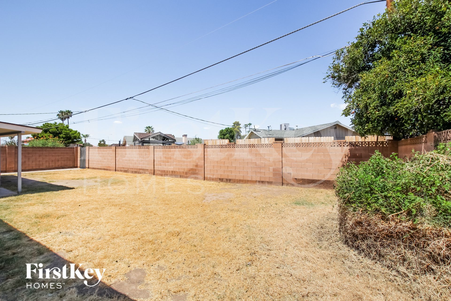 Building Photo - 3940 W Solano Dr S