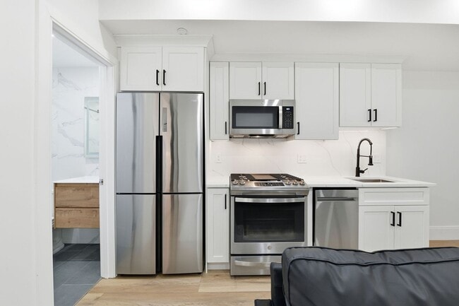 Building Photo - Brand-New Adams Morgan Boutique Living with Walk Score 99!