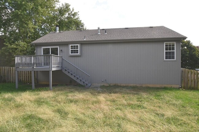 Building Photo - Three Bedroom House in Platte City