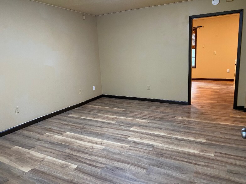 Building Photo - 806 Rector Rd