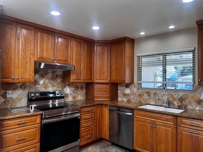 Building Photo - Updated Remodeled Single-Story San Jose Home | 4 Bed, 2 Bath | Blossom Valley