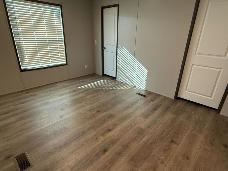 Building Photo - 139 Ponderosa Way