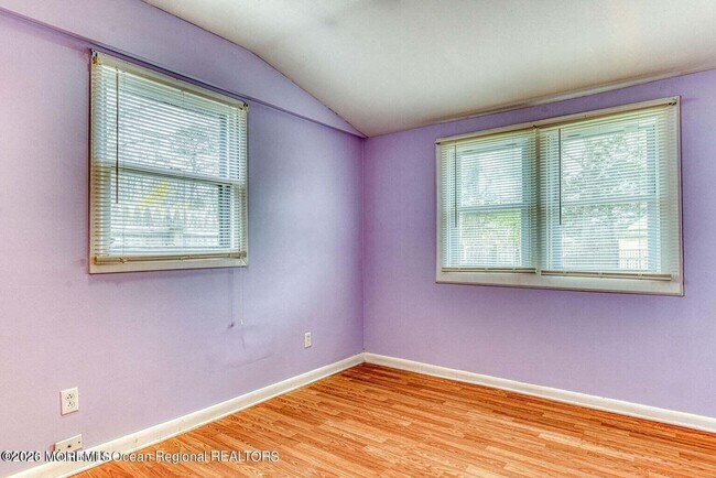 Building Photo - 208 Laurel Dr