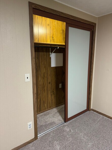 Building Photo - 935 N Rerick Ave