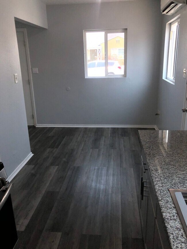 Building Photo - 5890 Gardenia Ave