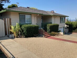 Building Photo - Simply a fabulous Hillsdale neighborhood f...