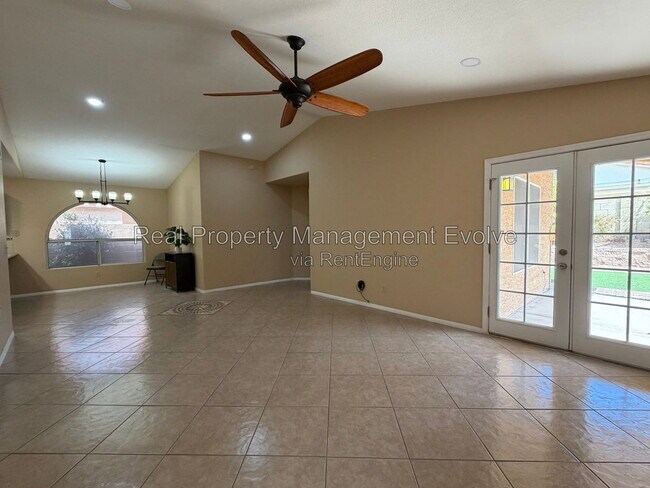 Building Photo - 7568 W Kerry Ln
