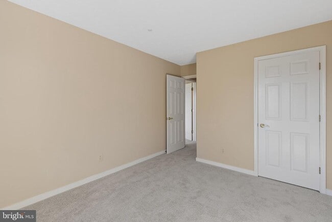 Building Photo - 202 Burkwood Ct