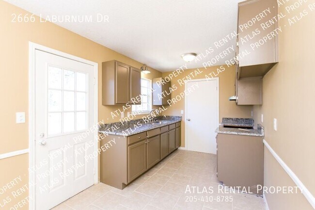 Building Photo - 2666 Laburnum Dr