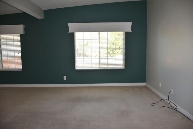 Building Photo - Great home in Mature Neighborhood
