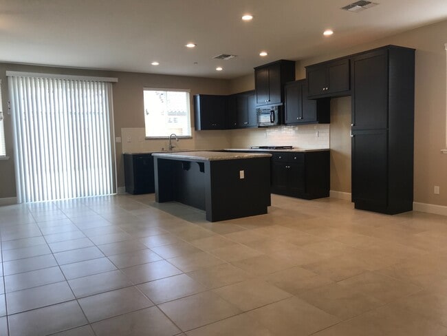Building Photo - 1627 Marsh Ct