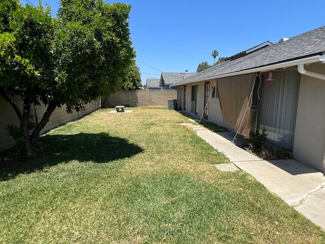 Building Photo - Adorable and Recently Upgraded 4 Bedroom P...