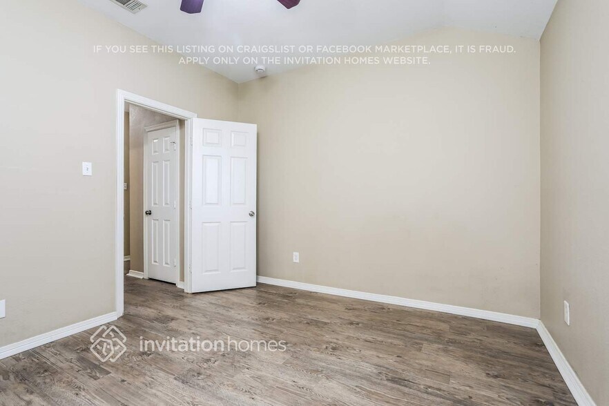 Building Photo - 4808 Bluebird Ln