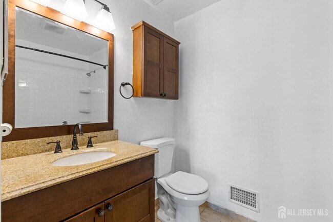 Building Photo - 454 Northam Dr