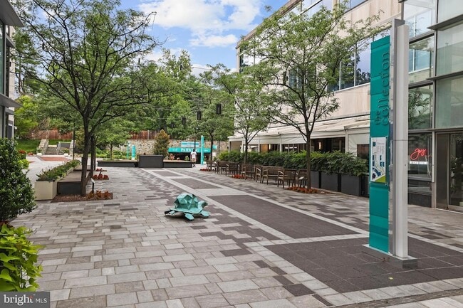 Building Photo - 4817 Chevy Chase Blvd