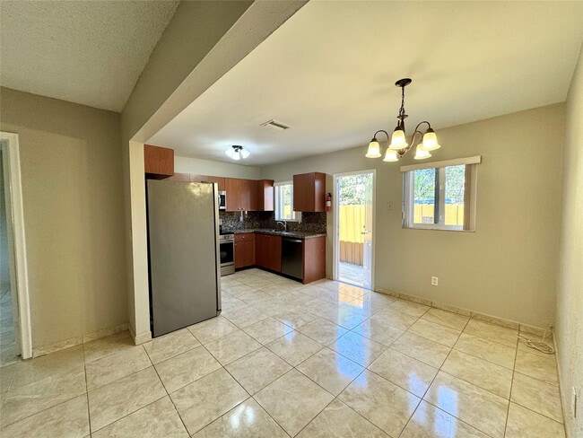 Building Photo - 6133 Buchanan St