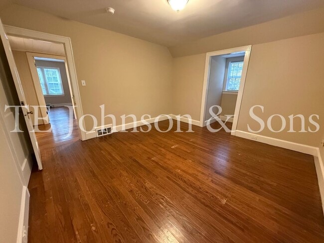 Building Photo - Charming Home with Character and Modern Co...