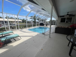 Building Photo - 3354 Dover Dr