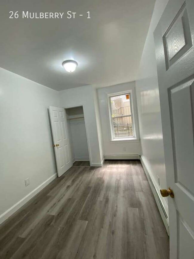 Building Photo - 26 Mulberry St