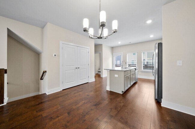 Building Photo - 3761 Oxford Cir