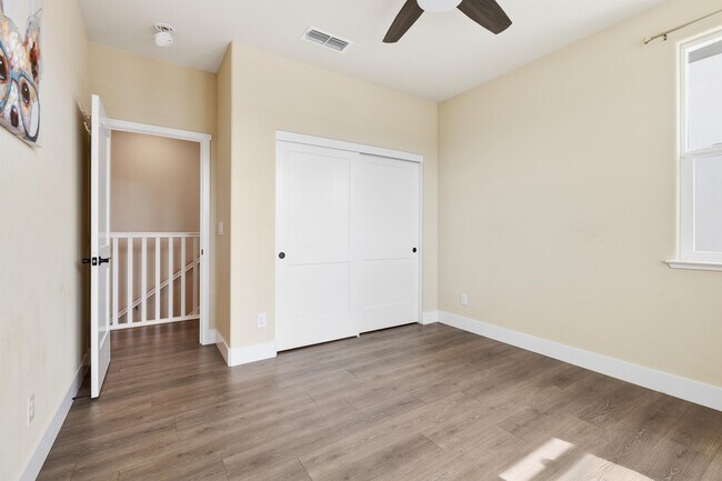 Building Photo - 10068 Carinata Dr