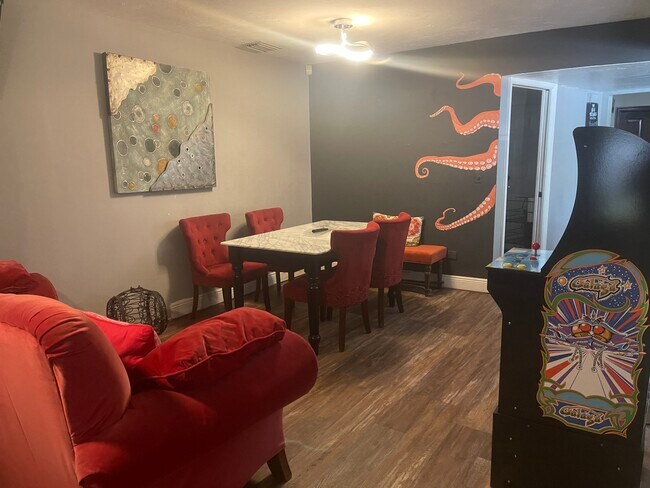 Dining room - 1809 Academy Blvd