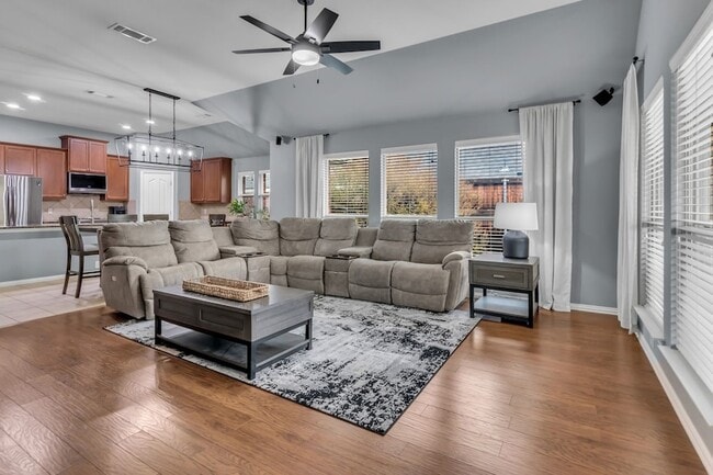 Building Photo - 6548 Fairview Dr