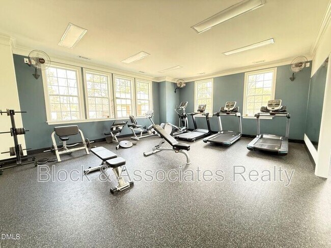 Building Photo - 545 Old Mill Village Dr