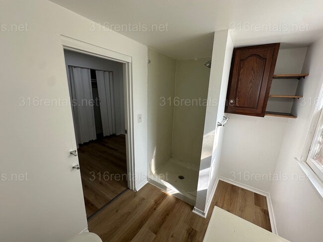 Building Photo - $795 - 1 bed 1 bath - Single Family Home