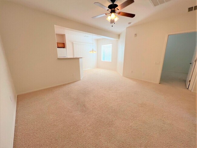 Building Photo - LIGHT, BRIGHT AND OPEN UPSTAIRS UNIT!