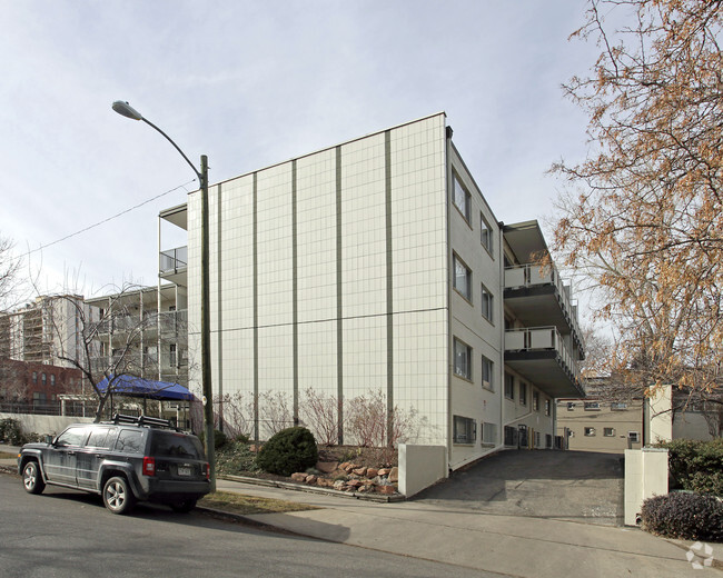 Building Photo - Pearl Manor Apartments