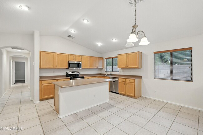 Building Photo - 5307 W Morten Ave