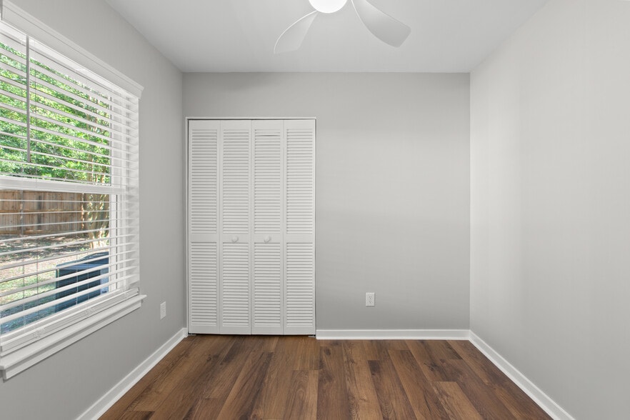 2nd Bedroom - 1129 Landsdowne Dr