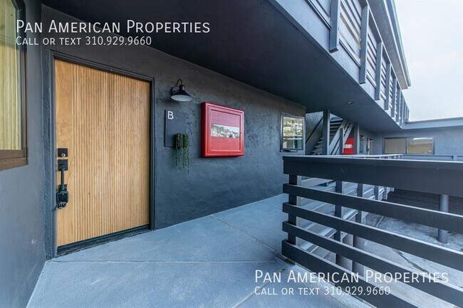 Building Photo - 1105 N Pacific Coast Hwy