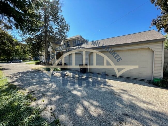 Building Photo - N90W16734 Roosevelt Dr