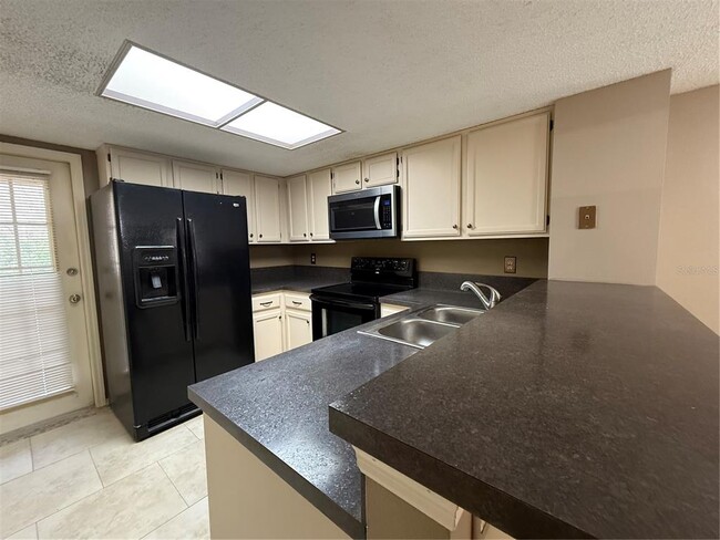 Building Photo - 2201 Fletchers Point Cir