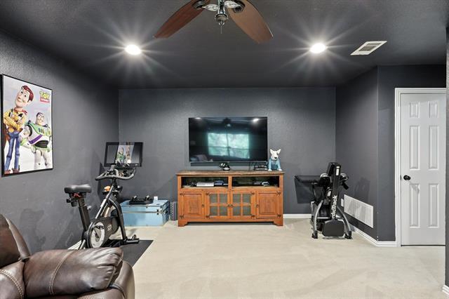 Building Photo - 33 Oak Forrest Cir