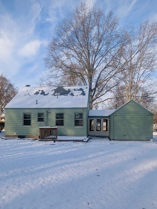 Building Photo - Charming Cape Cod Style Home